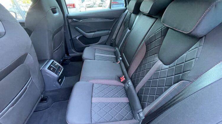 Octavia Combi 2,0TSi RS 19″HUD AHK Canton DCC