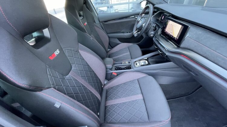 Octavia Combi 2,0TSi RS 19″HUD AHK Canton DCC