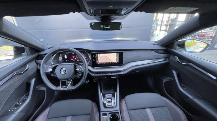 Octavia Combi 2,0TSi RS 19″HUD AHK Canton DCC