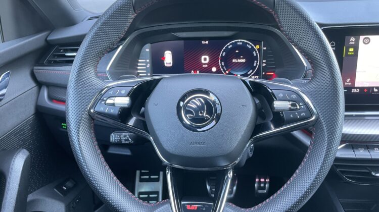 Octavia Combi 2,0TSi RS 19″HUD AHK Canton DCC