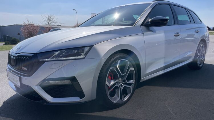 Octavia Combi 2,0TSi RS 19″HUD AHK Canton DCC