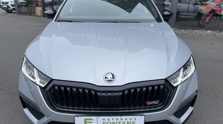 Octavia Combi RS 4×4 Pano HUD AHK 19″Keyless