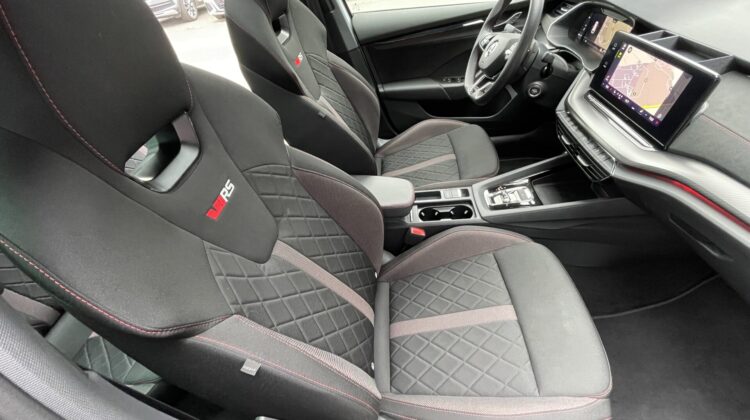 Octavia Combi RS 4×4 Pano HUD AHK 19″Keyless