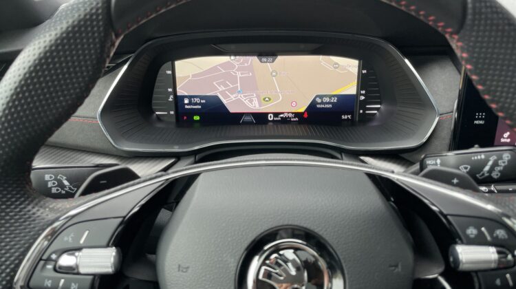 Octavia Combi RS 4×4 Pano HUD AHK 19″Keyless