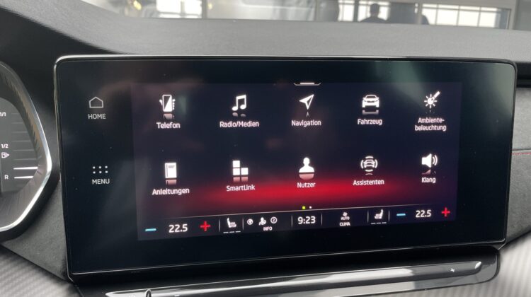 Octavia Combi RS 4×4 Pano HUD AHK 19″Keyless