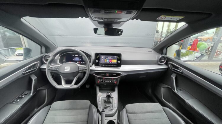 Ibiza Xcellence Navi SHZ VC Keyless LED 2xPDC