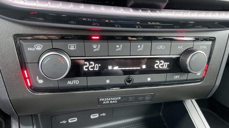 Ibiza Xcellence Navi SHZ VC Keyless LED 2xPDC