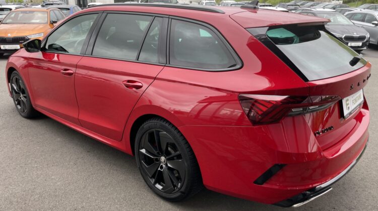Octavia Combi RS HUD Matrix Keyless Pano