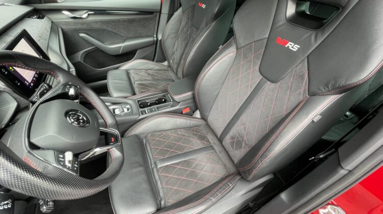 Octavia Combi RS HUD Matrix Keyless Pano