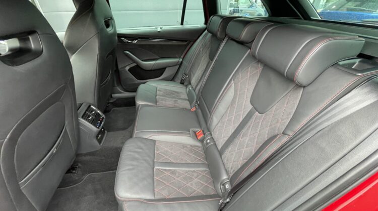 Octavia Combi RS HUD Matrix Keyless Pano