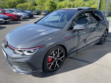 Golf VIII GTI Clubsport Akrapovic IQ-Light Pano