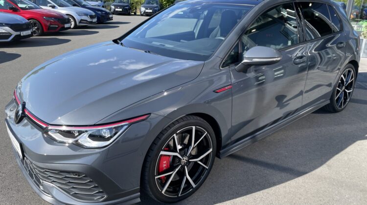 Golf VIII GTI Clubsport Akrapovic IQ-Light Pano