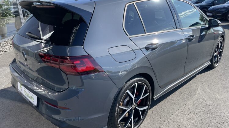 Golf VIII GTI Clubsport Akrapovic IQ-Light Pano