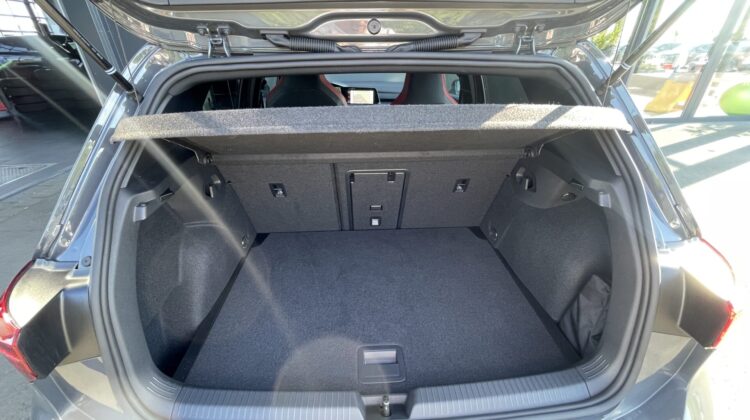 Golf VIII GTI Clubsport Akrapovic IQ-Light Pano