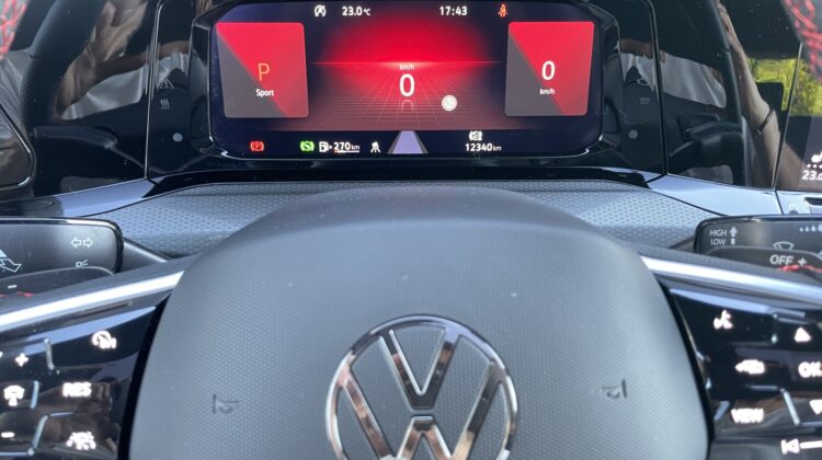 Golf VIII GTI Clubsport Akrapovic IQ-Light Pano