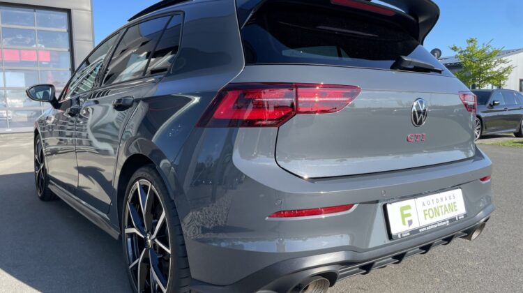 Golf VIII GTI Clubsport Akrapovic IQ-Light Pano