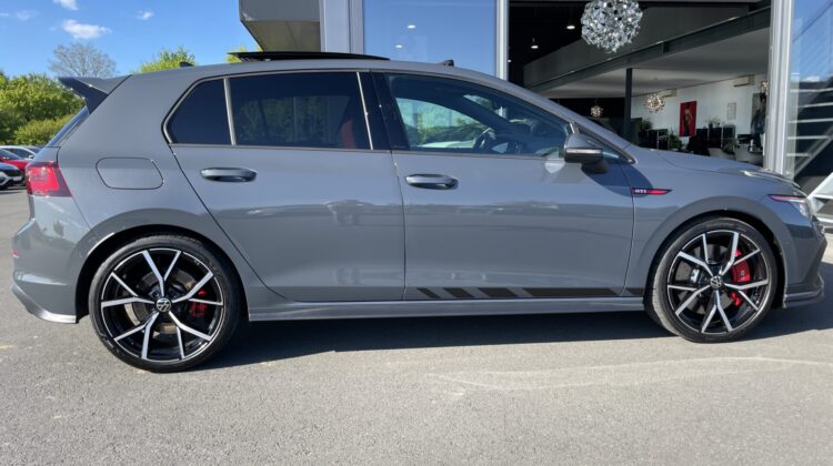 Golf VIII GTI Clubsport Akrapovic IQ-Light Pano