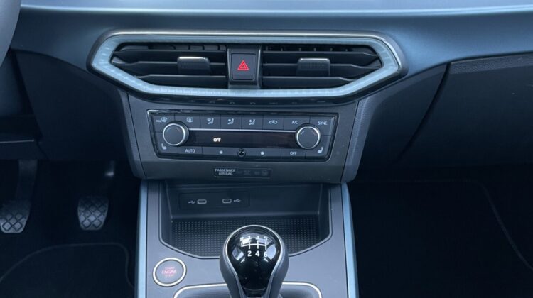 Arona 1,0TSi Xperience Schalter Navi LED Kamera