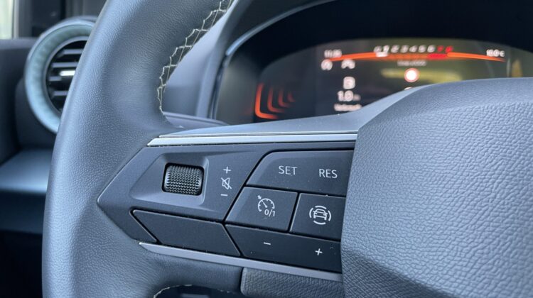 Arona 1,0TSi Xperience Schalter Navi LED Kamera