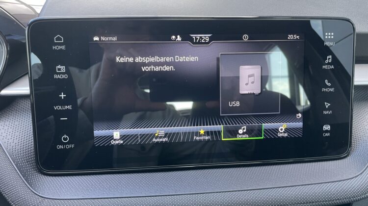 Fabia 1.0TSI Selection 16″Alu Matrix Keyless VC