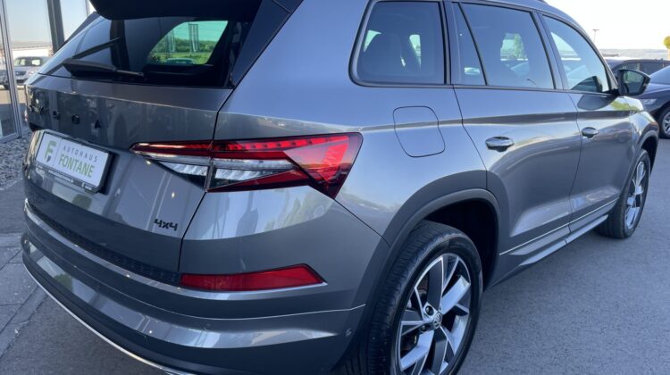 Kodiaq 2,0TSi Sportline 4×4 19″Pano AHK ACC Alc.