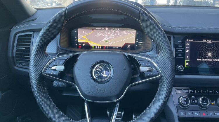 Kodiaq 2,0TSi Sportline 4×4 19″Pano AHK ACC Alc.