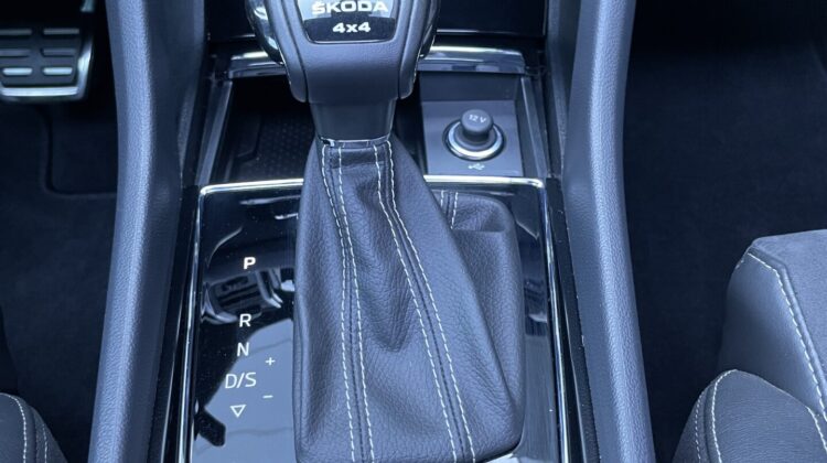 Kodiaq 2,0TSi Sportline 4×4 19″Pano AHK ACC Alc.