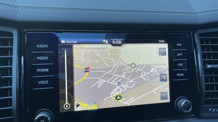 Kodiaq 2,0TSi Sportline 4×4 19″Pano AHK ACC Alc.
