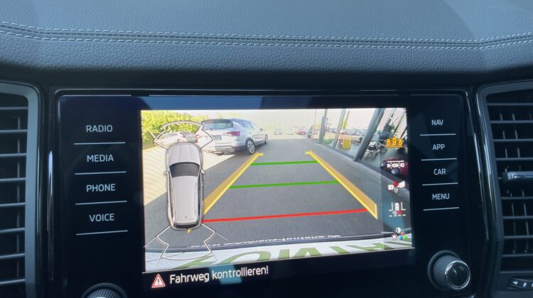 Kodiaq 2,0TSi Sportline 4×4 19″Pano AHK ACC Alc.