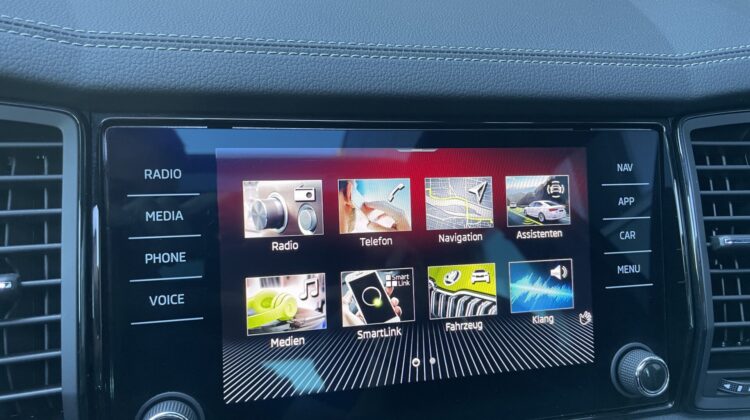Kodiaq 2,0TSi Sportline 4×4 19″Pano AHK ACC Alc.