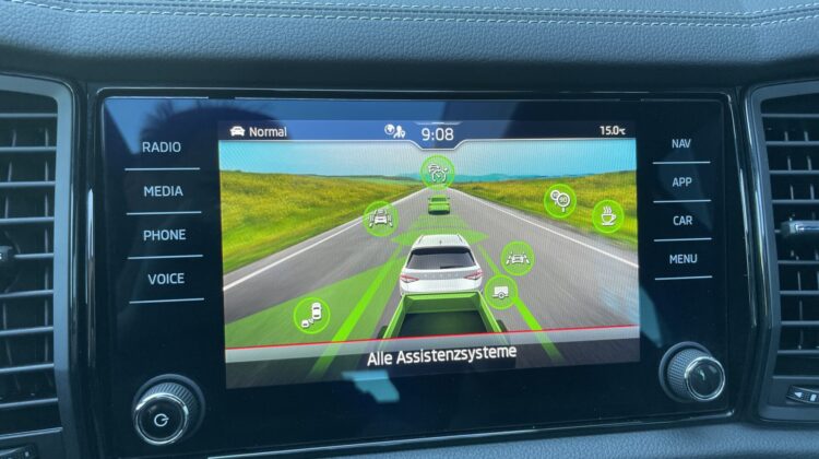 Kodiaq 2,0TSi Sportline 4×4 19″Pano AHK ACC Alc.