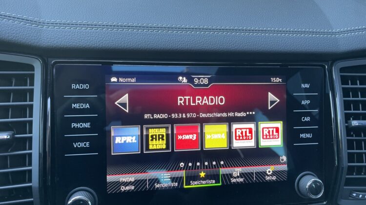Kodiaq 2,0TSi Sportline 4×4 19″Pano AHK ACC Alc.