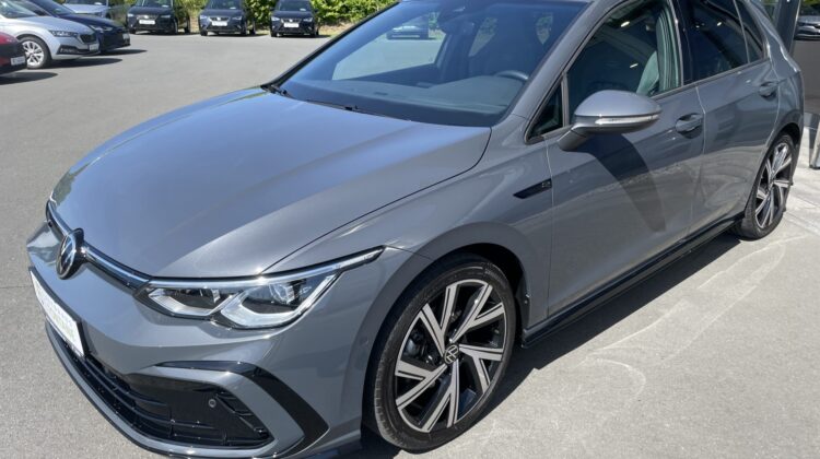 Golf VIII Lim. R-Line eTSI Kamera Keyless ACC