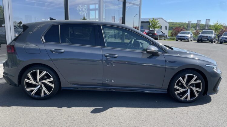 Golf VIII Lim. R-Line eTSI Kamera Keyless ACC