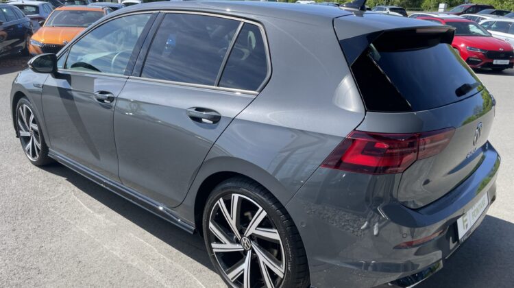 Golf VIII Lim. R-Line eTSI Kamera Keyless ACC