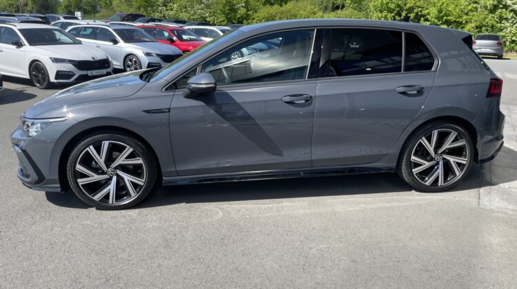 Golf VIII Lim. R-Line eTSI Kamera Keyless ACC