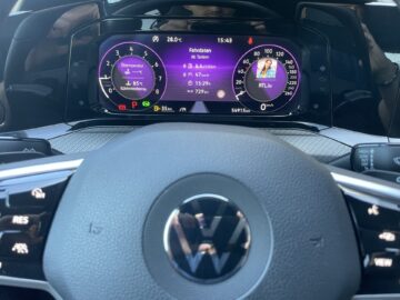 Golf VIII Lim. R-Line eTSI Kamera Keyless ACC