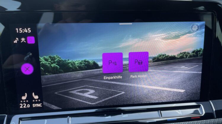 Golf VIII Lim. R-Line eTSI Kamera Keyless ACC