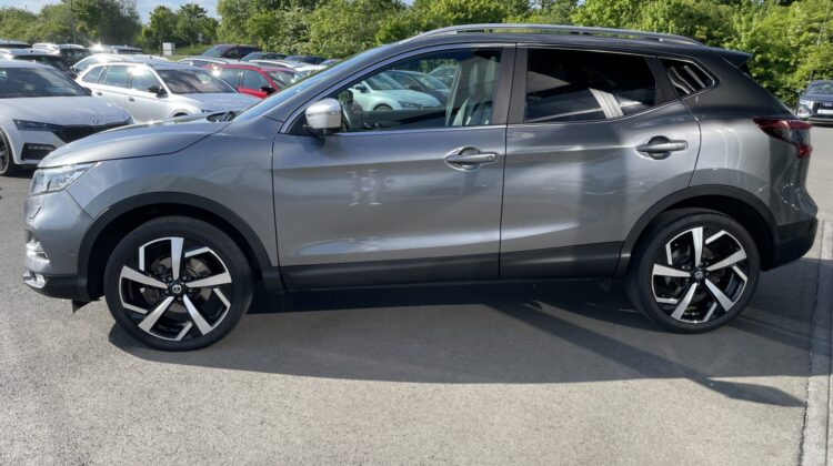 Qashqai Tekna+ Pano Leder Navi AHK 360°
