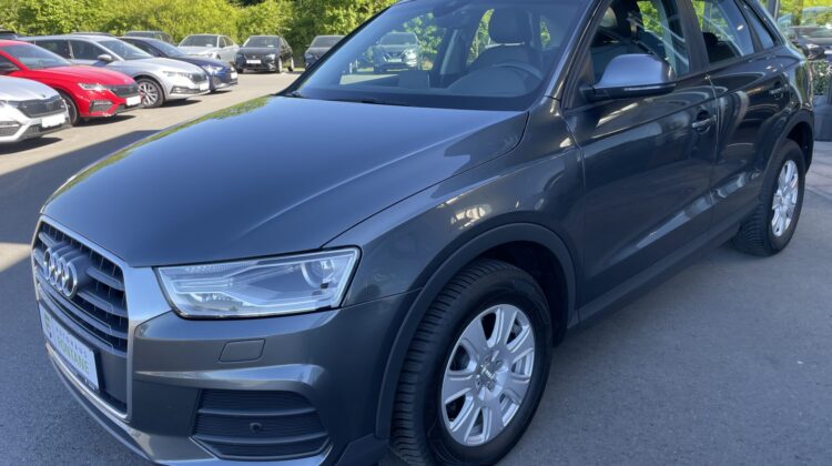 Q3 2,0TDi DSG quattro Navi Kamera PDC Xenon