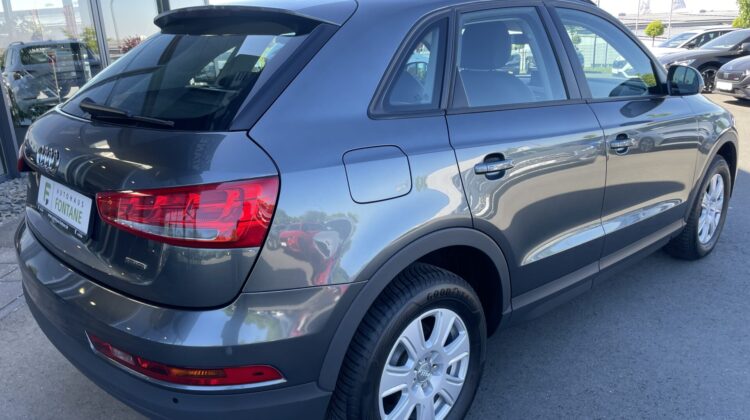 Q3 2,0TDi DSG quattro Navi Kamera PDC Xenon