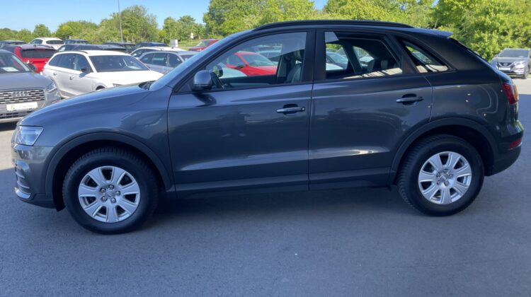Q3 2,0TDi DSG quattro Navi Kamera PDC Xenon