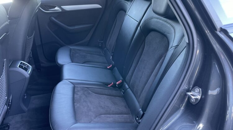 Q3 2,0TDi DSG quattro Navi Kamera PDC Xenon