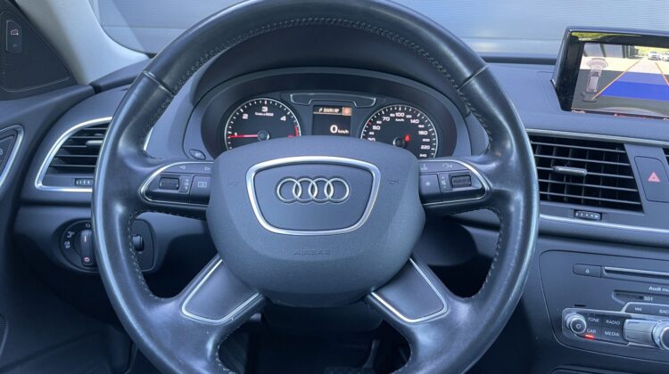 Q3 2,0TDi DSG quattro Navi Kamera PDC Xenon