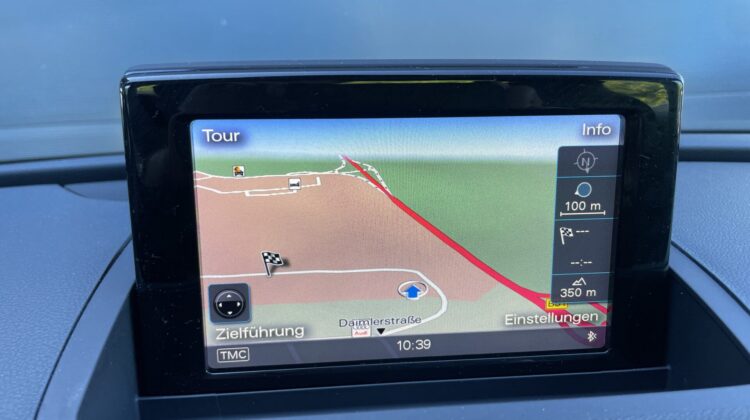 Q3 2,0TDi DSG quattro Navi Kamera PDC Xenon