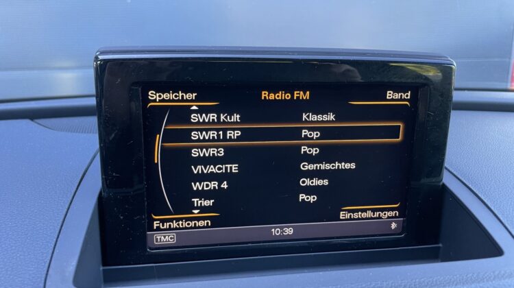 Q3 2,0TDi DSG quattro Navi Kamera PDC Xenon