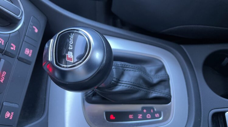 Q3 2,0TDi DSG quattro Navi Kamera PDC Xenon