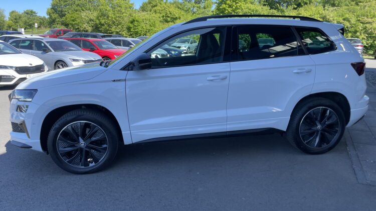 Karoq 2,0TDi Sportline 4×4 Standhz Keyless ACC