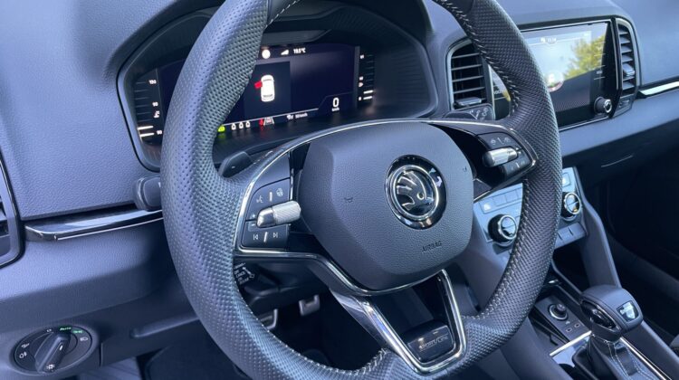 Karoq 2,0TDi Sportline 4×4 Standhz Keyless ACC