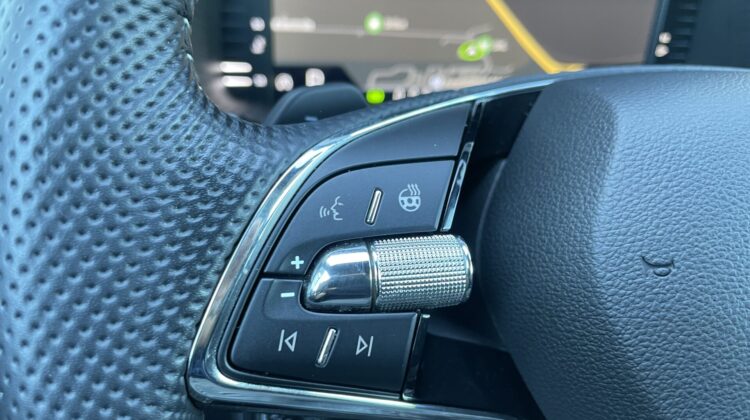 Karoq 2,0TDi Sportline 4×4 Standhz Keyless ACC